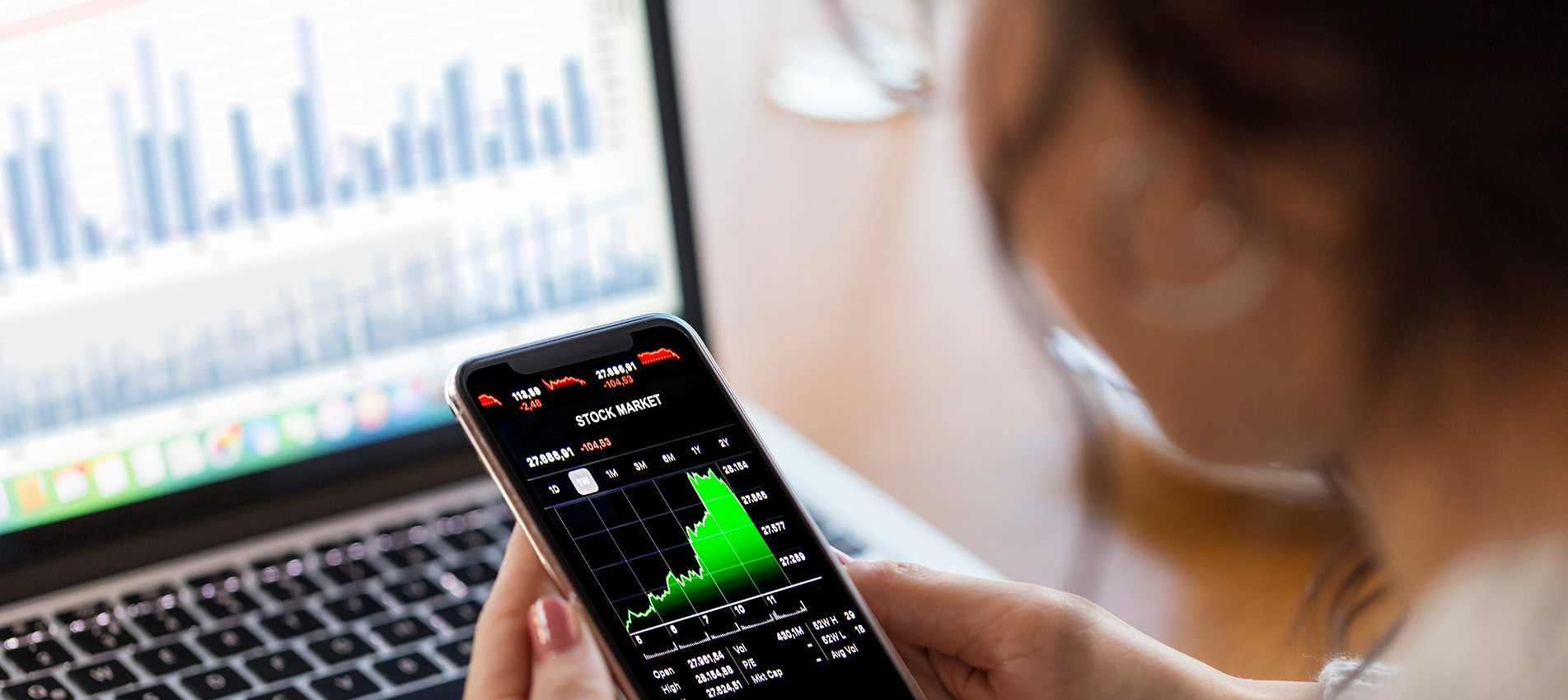 Retail Investors Put the Squeeze on Hedge Funds
